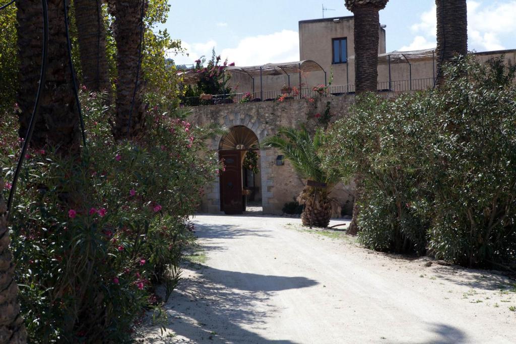 Agriturismo Baglio Fontana Бузето-Палиццоло Экстерьер фото